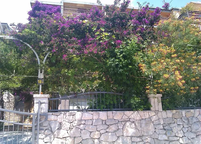 Daire Maestral Ventus By Interhome Makarska